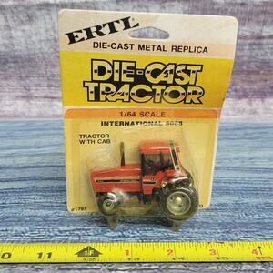 Vtg Ertl 1/64 scale International Harvester 5088 diecast tractor red/blk sealed